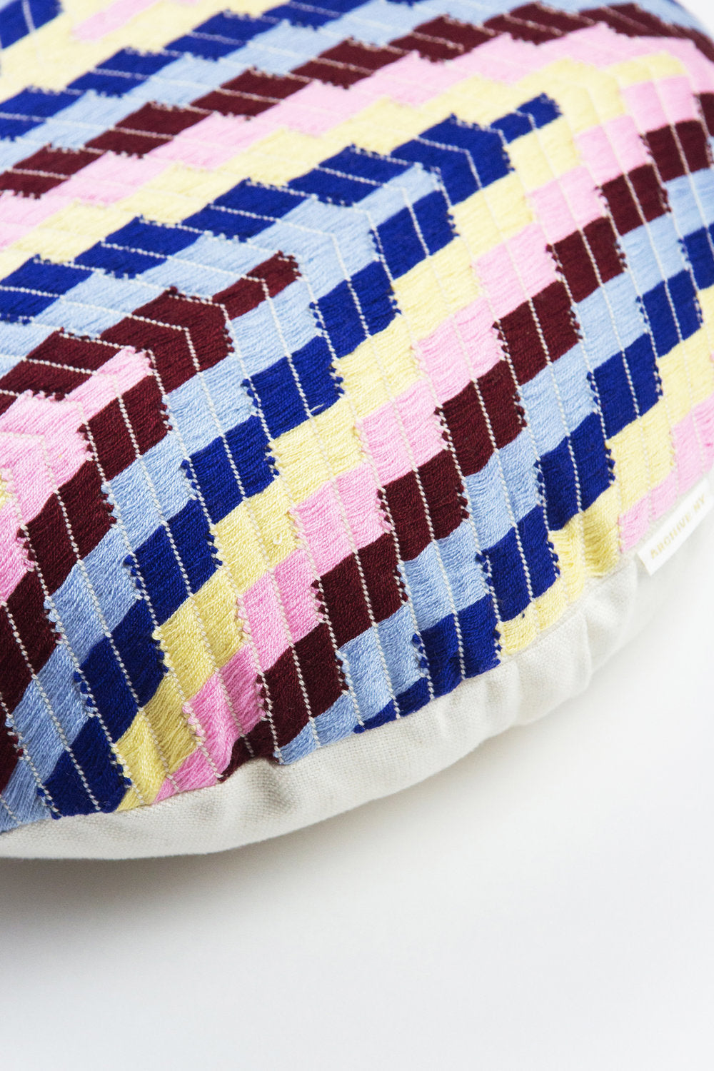 Douglas Pillow in Retro