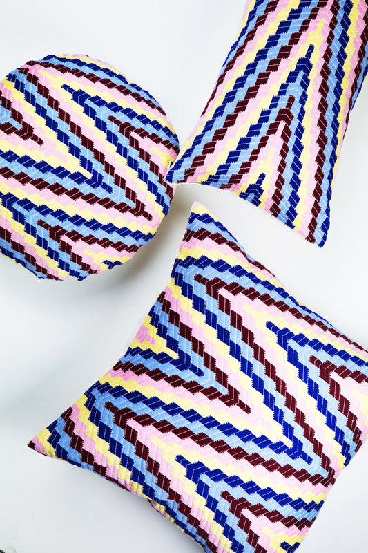 Douglas Pillow in Retro