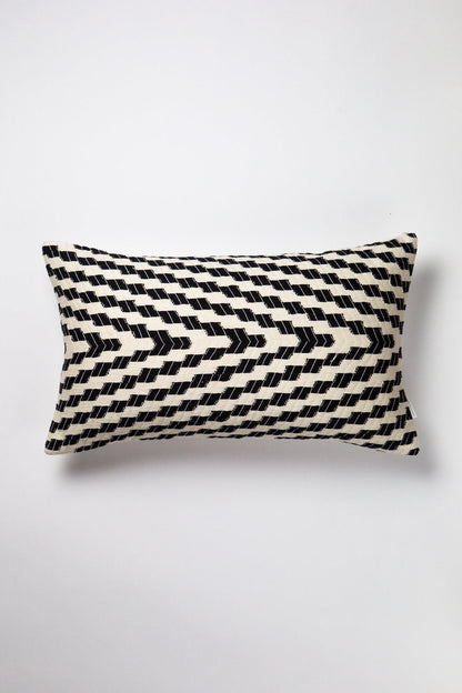 Douglas Pillow in White Noise