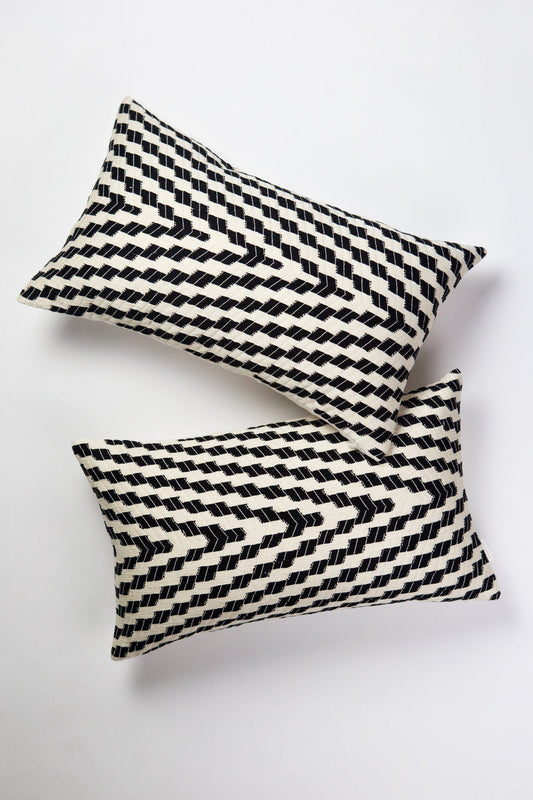 Douglas Pillow in White Noise