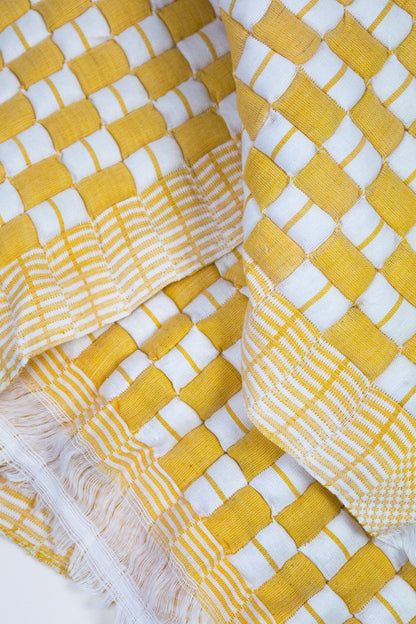 Geocheck Bauhaus Quilted Blanket in Trumpet