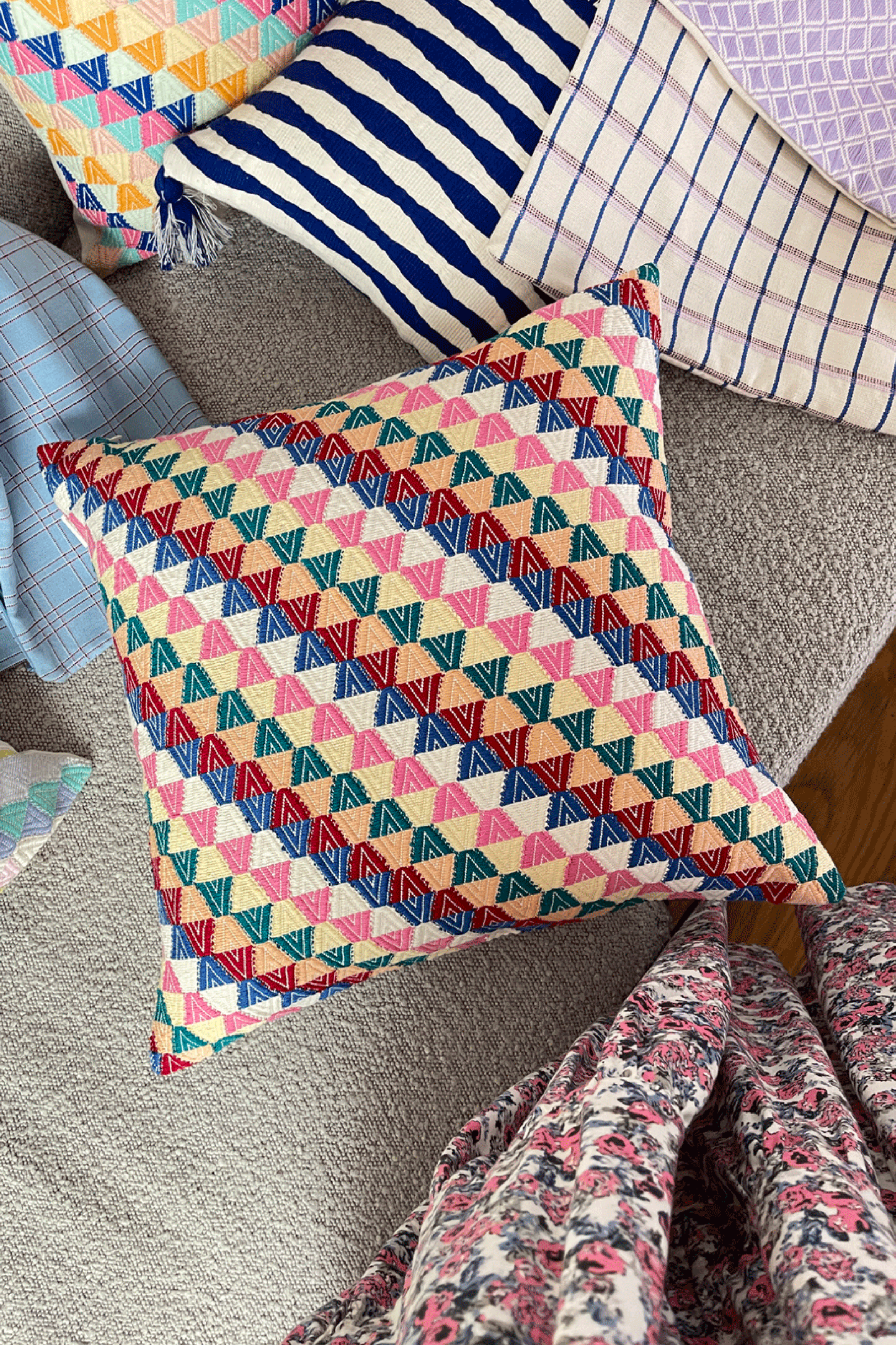 Broken Diamond Pillow in Cacao